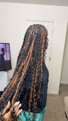 Island Knotless Twist, Black Island Twist, Black And Blonde Twist Braids, Thigh Length Island Twist, Shoulder Length Distressed Locs, Coloured Twists Braids, Cute Twists Hairstyles For Black Women, Island Twist With Peekaboo, Boho Twist With Color