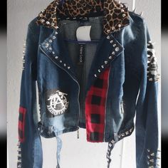 Women Punk Jacket Custom Women's Motor Denim Punk Rock Jacket Condition: Never Worn Material: Denim Size:M (Junior) All Band Patches And Patterns Are Sewn Manually. They Are, In My Opinion, Binded Securely. Every Stud And Spikes Are Applied Manually, Too. I Also Sewn Fabric Padding To Prevent Injury From The Studs I Applied. The Jacket Has Two Zipper Pockets. Feel Like Badass When You Wear This Metallica Jacket, Punk Jacket Diy, Punk Denim Jacket, Rock Jacket, Punk Fashion Diy, Punk Jacket, Diy Denim Jacket, Boho Rock, Biker Denim