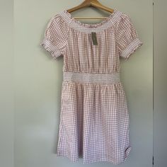 Size Small, Never Worn, Nwt, Light Tan/White Gingham Summer Dress Summer Gingham Smocked Fitted Dress, Spring Gingham Smocked Dress With Short Sleeves, Spring Casual Smocked Dress For Picnic, Spring Gingham Smocked Dress, Casual Smocked Dress For Spring Picnic, Casual Plaid Smocked Summer Dress, Casual Gingham Smocked Dress For Summer, Plaid Fitted Smocked Dress Casual Style, Casual Plaid Smocked Dress