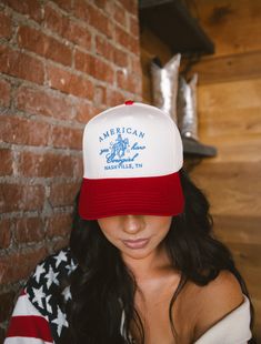 Red Trucker Hat For Beach, Red Trucker Hat For The Beach, Casual White Baseball Cap For 4th Of July, Red Retro Trucker Hat With Short Brim, Casual Red Trucker Hat For Beach, Red Baseball Cap For 4th Of July, Vintage Snapback Hat For Beach In Summer, Retro Summer Baseball Cap With Flat Brim, Vintage Snapback Hat For Summer Beach