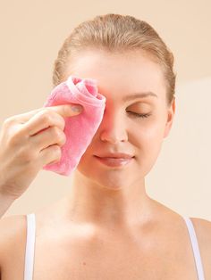 Remove your most stubborn, longwear makeup with the Shapermint® Makeup Remover Cloth. This two-sided cloth serves as a makeup remover on one side - just add water! The other side is exfoliating, perfect for lip and face exfoliation. When you’ve removed mascara, foundation, lipstick and more, just toss this cloth in the washing machine along with your other laundry items and reuse over and over again. Save money and time removing makeup and dirt from your skin with the Shapermint® Makeup Remover Makeup Eraser Cloth, Sustainable Makeup, Makeup Remover Cloth, Salon Wear, Remove Makeup From Clothes, Removing Makeup, Makeup Eraser, Makeup Removal, Makeup Wipes