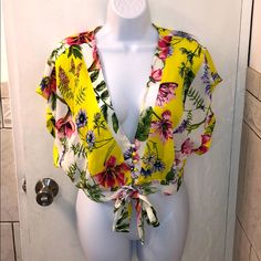 Sheer Cropped Floral Top For Summer In Size Medium From Forever 21. Brand New With Tags! Material Is Sheer, Light And Loose! Beautiful For The Summer! Tropical Print Crop Top For Spring Vacation, Forever 21 V-neck Summer Crop Top, Forever 21 V-neck Crop Top For Summer, Yellow V-neck Crop Top For Beach, Tropical Print Crop Top For Spring, Spring Tropical Print Crop Top, Yellow Floral Print Crop Top For Spring, Spring Floral Print Yellow Crop Top, Forever 21 V-neck Crop Top For Spring