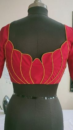 Overcoat Blouse Design, Lotus Back Blouse Design, Red Blouse Designs Latest, Saree Blouse Hand Designs Latest, Latestest Blouse Designs, Traditional Blouse Designs Back, Back Pattern Blouse, Decent Blouse Designs, Fancy Blouse Designs Patterns Back