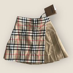 Burberry Girl's Lana Vintage Check Combo Wool Pleated Skirt, Size 3y New With Tag, Retail $440 Details: Burberry's Lana Skirt Is Styled In The Brand's Check Print And Showcases A Pleated Silhouette. This Garment Secures With An Elastic Waistband. Features: - Elastic Waistband - 100% Wool; Lining: 100% Cupro - Dry Clean - Imported Burberry Clothes, Check Print Skirt, Lana Vintage, Wool Pleated Skirt, Hogwarts Outfits, Burberry Style, Burberry Skirt, Burberry Plaid, Burberry Outfit