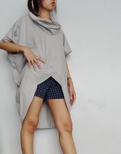 "Measurements : Tunic Tops Chest: 32-42\" ( 107 cm.) Sleeve length: 10.5\" ( 27.5cm.) Hips: 45\" ( 115cm.) Length from shoulder to hem: 23\" ( 59cm.) Front Length from shoulder to hem: 35\" ( 90 cm.) Back Will fit size M- L+XL ▬ Model is about a size US 8. Waist: 28 \" - 71.12 cm. Hips: 37\" - 93 cm. Height: 5'+ 158 cm Tall. ▬ Care Instructions: Cold Wash & Hang Dry Or Dry Clean Only. No Hot Washing Or Hot Drying Please. ▬ Worldwide shipping by DHL. 🚚 ▬ We cannot not direct ship in Thailand Exp Bright Fashion, Boho Pants, Long Maxi Skirts, Denim Cotton, Grey Cotton, Grey Fashion, Comfortable Outfits, Quality Clothing, Womens Clothing Tops