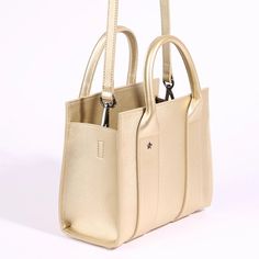 Luxury Gold Box Bag With Large Capacity, Luxury Large Capacity Gold Box Bag, Modern Gold Tote Box Bag, Modern Gold Bags For Everyday Use, Gold Box Bag Satchel Large Capacity, Gold Satchel Box Bag With Large Capacity, Gold Double Handle Shoulder Bag As Gift, Gold Double Handle Shoulder Bag For Gift, Gold Double Handle Shoulder Bag Gift