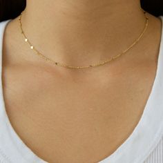 Dainty Gold Choker Necklace / Minimalist Necklace / Necklace - Etsy Minimalist Choker Necklace, Small Dainty Gold Necklace, Gold Necklace Cheap, Dainty Gold Choker Necklace, Basic Gold Jewelry, Minimalist Gold Chain Choker, Minimalist Yellow Gold Choker With Adjustable Chain, Minimalist Yellow Gold Choker For Everyday, Dainty Yellow Gold Choker For Everyday Wear