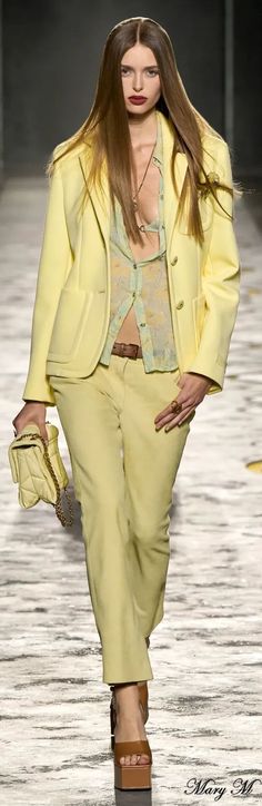 Ss24 Trends, Outfit Inspo Spring, Hot Colors, Versace Spring, Versace Couture, Evening Gowns Elegant