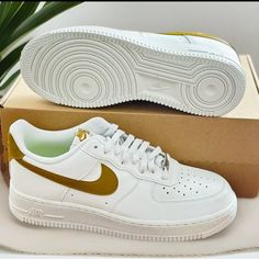 Brand New With Box Nike Air Force 1 '07 Low Sneakers Summit White/Bronzine Women’s Size 9 - Men’s 7.5 Women’s Size 9.5 - Men’s 8 100% Authentic Pet/Smoke Free Environment No Rips Nor Tears Never Worn All Items Are Packaged Carefully Message With Questions Check My Other Listings Bundle To Save Nike Air Force Size 7, Shoes Nike Air Force, Nike Air Force 1 07, Nike Air Force 1 Low, Air Force 1 Low, Low Sneakers, Nike Air Force 1, White Nikes, Air Force 1