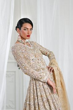 Bridal Gown Pakistani, Lehenga Dupatta Style, Pakistani Bridal Gown, Gown Pakistani, Trending Bridal Lehenga, Pakistani Bridal Dresses Online, Gown Lehenga, Pakistani Bridal Dress, Dupatta Style