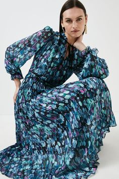 Temperley Dress, Abstract Snake, Ladies Clothes Fashion, Snake Print Dress, Kate Middleton Style, Ladies Clothes, Fashion Styling, Pleated Midi Dress, Bohemian Fashion