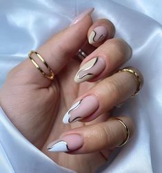 Silver is having its moment, and we’re all rooting for it. Silver manicures have been popping up everywhere on our social feeds, from TikTok to Instagram, Twitter to Pinterest. Adding a touch of silver to your nails can instantly glam them up and make them look ten times more royalty. The best thing about this nail trend is that it can go with almost every type of outfit and style, meaning you won’t have to worry too much about an outfit crash. Madam Glam, Nails Yellow, Minimal Nails, Casual Nails, Custom Shades, Silver Nails, Elegant Nails, Classy Nails