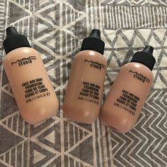 Middle One, Shade C6. New, Never Used Mac Face And Body, Sheer Foundation, Mac Foundation, Mac Studio Fix Powder, Mac Studio Fix Fluid, Foundation Brands, Body Foundation, Makeup Mac, Mac Studio Fix