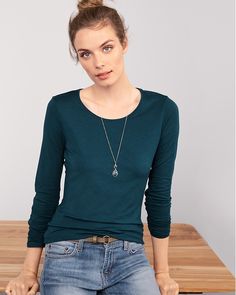 Essential Long-Sleeve Tee Relaxed Fit Everyday T-shirt, Fall Everyday T-shirt With Shirttail Hem, Fall T-shirt With Shirttail Hem For Everyday, Elegant Relaxed Fit Crew Neck Top, Elegant Crew Neck Top With Relaxed Fit, Relaxed Fit Pima Cotton Tops For Everyday, Fitted Long Sleeve T-shirt For Everyday, Elegant Relaxed Fit T-shirt For Everyday, Solid Color Pima Cotton Tops For Everyday