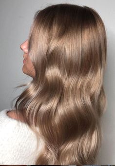 Beige Blonde Hair, Rambut Brunette, Dark Blonde Hair Color, Beige Hair, Honey Blonde Hair, Dark Blonde Hair, Blonde Hair Inspiration, Honey Hair, Blonde Hair Looks