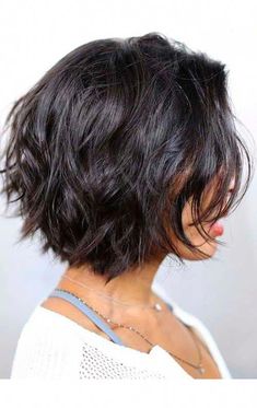 Volumizing Medium Length Haircut, Short Bobs, Popular Haircuts, Hair Styles 2017, Penteado Cabelo Curto, Short Hairstyle, Haircut For Thick Hair, Short Hair With Layers, Short Curly Hair