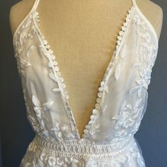 Brand New Never Worn Or Altered. White Boho Beach Wedding Dress. White Appliqu. 21 Inch Skirt Over 16 Inch Lining From Waist Boho Beach Wedding Dress, Wedding Dress White, Boho Beach Wedding, Beach Wedding Dress Boho, Boho Beach, Beach Wedding Dress, Dress White, Beach Wedding, Wedding Dresses