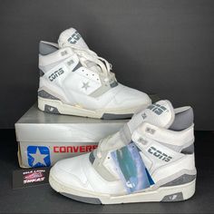 Rare Vintage Converse Erx 250 Og Basketball Shoes 1980s Us 11.5 Cons. The Shoes' Midsole Is Crumbling Not Wearable. Original From 1980s Unrestored Condition, For Display Only Vintage Converse, Shoe Game, Converse Shoes, Basketball Shoes, Athletic Shoes, Men's Shoes, Converse, Basketball, Red