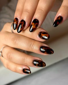 25 Old Money Nails Ideas That Looks Great | Mummy Time Old Money Nails Ideas, Choppy Layered Hairstyles, Old Money Nails, Champagne Nails, Glitter French Nails, Pretty Pedicures, Taupe Nails, Sophisticated Nails, Money Nails