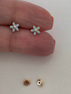 14K Yellow Gold Blue Daisy Flower Stud Earrings, Flower Earrings, Enamel Daisy Studs, Studs, 6MM Shiny Flower Studs♦ Materials: 14K Solid Gold, Light Blue Enamel ♦ Available colors: Yellow Gold ♦ Closure: Screw Backs♦ Earrings Measurements: 6 MillimetersPLEASE REFER TO THE ACTUAL DIMENSIONS. WE HAVE ENLARGED THE PICTURES FOR A BETTER VIEW---------------------------------------------------------------------------------------------MATERIALS14K GoldPRODUCTION TIMESOrder processing time varies betwe Earrings Aesthetic Stud, Cute Earrings Studs, Preppy Earrings, Cute Jewelry Earrings, Cute Stud Earrings, Daisy Studs, Earrings Aesthetic, National Holiday, Light Blue Flowers