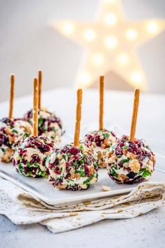 cranberry pecan cheese balls Mini Cheese Ball Bites, Goat Cheese Truffles, Cheese Truffles, Holiday Appetizers Christmas, Cheese Ball Bites, Sweet Cheese, Christmas Appetizers Easy, Christmas Appetizer, Christmas Cheese