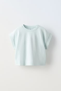 CUFFED SLEEVE T-SHIRT Cheap Light Blue Gap Tops, Zara Tshirt Women, Cute White Shirt, Preppy Tops, Cuffed Sleeve, Casual Preppy Outfits, Zara Shirt, Shirts For Teens