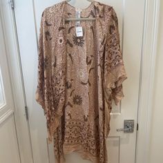 New With Tags. Free People Kimono/Kaftan. Blush Tank Color Floral Print. One Size. Free People Kimono, Kimono Kaftan, Floral Kimono, Free People Tops, Diy Ideas, Free People, Floral Print, Cute Outfits, Floral Prints