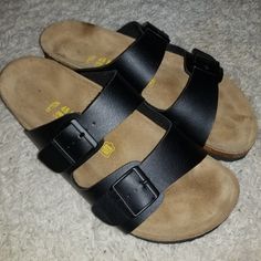 Birkenstocks Arizona Birko-Flor Genuine Leather I've Had Them For Around 3 Months And They've Only Been Worn 2 Times. Men Birkenstock, Birkenstock Black, Birkenstock Shoes, Flip Flop Sandals, 3 Months, Birkenstock, Flip Flops, Shoes Sandals, Arizona