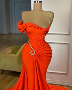 चार्मिंग वन-शोल्ड स्लीवलेस मरमेड प्रोम ड्रेसेस रफल्स लॉन्ग Prom Dresses With Ruffles, Orange Evening Dresses, Mermaid Prom Gown, Dresses With Ruffles, Two Piece Evening Dresses, Mermaid Gown Prom, Dinner Dress Classy, Mermaid Evening Gown, Prom Dresses Gowns