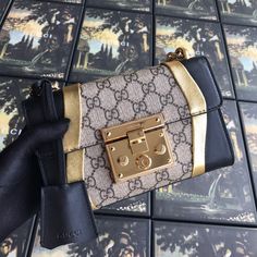 Fashion Frenzy Luxury - GCI Bags - 6276 A+ Excellent Quality copies; Contact us if you've any questions in your mind. Trendy Tote, Gucci Bags, Shoulder Purse, Cute Bag, New Handbags, Satchel Bags, Crossbody Shoulder Bag, Gucci Bag, Louis Vuitton Monogram