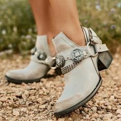 Susiecloths Cyberpunk-Style Buckle Ankle Boots Fancy Footwear, Nude Boots, Nice Boots, Cheap Ankle Boots, Bota Country, Boho Boots, Wedding Boots, Mid Heels Pumps, Buckle Ankle Boots