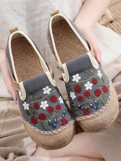 Grey Spring Bohemian Flats With Round Toe, Bohemian Spring Flats With Round Toe, Bohemian Round Toe Flats For Spring, Casual Flat Embroidered Espadrilles, Bohemian Slip-on Flats For Spring, Casual Slip-on Flats With Floral Embroidery, Embroidered Casual Flats For Spring, Casual Embroidered Flats For Summer, Casual Embroidered Summer Flats