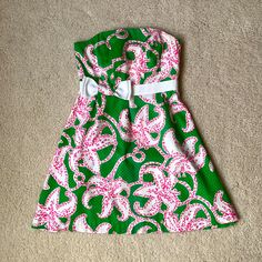 New Without Tags! No Makeup Or Stains On The Interior White Lining. The Top Has Corset Bones For A Shelf-Like Chest Bottom Fits And Flairs At The Waist Bow Is Sewn Into The Dress Perfect For Sorority Recruitment, Preppy Coastal Parties, Preppy Vintage Look. Pair With Espadrilles Or Cork Wedges And A Sun Hat! Green Strapless Mini Dress With Floral Print, Strapless Green Floral Print Mini Dress, Pink Strapless Cotton Mini Dress, Pink Floral Print Strapless Dress For Vacation, Strapless Pink Cotton Dress, Fitted Green Strapless Dress For Vacation, Pink Sleeveless Holiday Dresses, Pink Sleeveless Dress For Holiday, Sleeveless Pink Dresses For Holiday