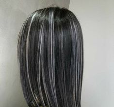 Black Hair With Grey Highlights, White Streak In Hair, Pelo Color Borgoña, Black And Silver Hair, Silver Hair Highlights, Grey Hair Transformation, Hair Color Underneath, High Hair