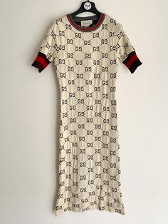 Gucci vintage white monogram longsleeves dresses * One Only* 100% cotton Size : XS-S Shoulder 11.5 inc. Sleeves 10.5 inc. Chest 14 inc. Length 44 inc. " All the details as shown as the picture " Condition : 9/ 10 Good condition. For more info. Please feel free to message us. Gucci Vintage, Dress First, Vintage Gucci, White Vintage, Favorite Outfit, Gender Neutral, Art Collection, Bathing Beauties, Adult Outfits