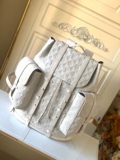 SSC Fashion Lu-Vi bags - 17748 A+ Excellent Quality copies; Contact us if you've any questions in your mind. Product Catalogue, Model Design, Celine Luggage Bag, Vuitton Bag, Louis Vuitton Bag, Luxury Bags, Fashion Statement, Design Details, Contact Us