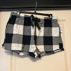 Old Navy Plaid Sleep Shorts Never Worn - New With Tags Size Medium Black Sleep Bottoms Short Length, Black Short Sleep Bottoms, Black Cotton Pajama Shorts With Elastic Waistband, Casual Black Cotton Sleepwear, Black Cotton Casual Sleepwear, Black Summer Sleep Bottoms, Black Pajama Shorts For Lounging, Black Short Length Pajama Shorts For Lounging, Casual Black Bottoms For Daywear