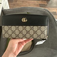 Brand New With Tags. Box, Dust Bag, Bag, And Tag Still Attached. No Low Ball Offers. Rectangular Gucci Wallet For Travel, Designer Rectangular Wallets With Gold-tone Hardware, Designer Wallets With Gold-tone Hardware, Luxury Black Wallet For Gift, Designer Gucci Wallets With Gold-tone Hardware, Gucci Luxury Wallets For Gift, Designer Clutch Wallet With Gold-tone Hardware, Luxury Gucci Wallet For Gift, Luxury Gucci Wallet