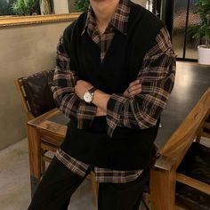 Dark Academia Style Men, Outfit Ke Kampus, Drip Ideas, Rekomendasi Outfit, Trendy Boy Outfits, Flannel Outfits, Mens Trendy Outfits, Men Stylish Dress