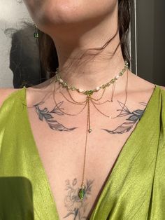 Elvish-inspired green pearly gold necklace - Women's gift idea. Elevate your style with this majestic necklace. Irregular freshwater pearls mingle with green faceted pearls, creating a unique piece that combines elegance and boldness. ❤️🔥To discover my other creations: https://www.etsy.com/fr/shop/MAISONRACHELbijoux/sold?ref=profile_header ❤️🔥To follow new developments in real time: https://www.instagram.com/maison.rachel_bijoux/?hl=fr https://www.tiktok.com/@maisonrachelbijoux 🌷DESCRIPTION ▹Freshwater pearls and faceted pearls ▹Findings gilded with 18k fine gold ▹Necklace length: from 33cm to 38cm ▹Fine gold extension chain: Easily adjust the length of the necklace to your preference, providing personalized versatility. ▹Individual kraft packaging: Each piece of jewelry is carefully pl Baroque Pearl Jewelry With Pearl Charm For Party, Baroque Pearl Choker Jewelry Gift, Green Pearl Chain Jewelry As A Gift, Baroque Pearl Chain Necklace For Party, Elegant Adjustable Green Lariat Necklace, Green Clavicle Chain Necklace For Wedding, Elegant Green Clavicle Chain Necklace, Elegant Green Necklaces With Pearl Drop, Green Pearl Pendant Jewelry As Gift