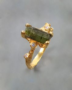 Boho chic statement ring with natural raw green tourmaline in a long bar shape. Stunning and bold, just as you are! :) ♥ The design can be made with gemstones of your choosing ♥ Each order will be gift wrapped beautifully ♥ QUALITY: Each item is stamped according to US regulations.  �➤ Orders of $550 and more will be qualified for free UPS International Express shipping (2-3 days). ------   *DIMENSIONS*  ------ ♥ Ring Size: 7.5 US. All other sizes will be made to order Main Metal: 925 Sterling Si Gold Goth, Rough Gemstone Ring, Raw Tourmaline, Raw Crystal Ring, Chic Rings, Raw Stone Ring, Bar Ring, Shiny Things, Crystal Ring