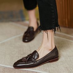 Work Flats Shoes, Oxford Shoes Heels, Leather Shoes Women, Flat Dress Shoes, Loafer Shoes Women, Oxford Heels, Tassel Loafers, Women Oxford Shoes, Leather Shoes Woman