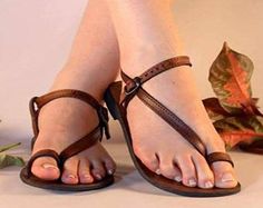 Brown Sandals Outfit, Cute Shoes Flats, Coral Sandals, Huarache Sandals, Genuine Leather Sandals, Sandals Outfit, Shoes Flats Sandals