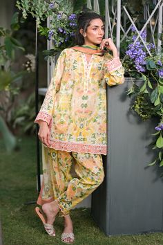 Amil Printed Cotton Suit Designs, Shades Of Sage Green, Cotton Suit Designs, Designer Bridal Lehenga Choli, Lace Dress Design, Neck Designs For Suits, Long Kurti Designs, Printed Dupatta, Cotton Kurti Designs