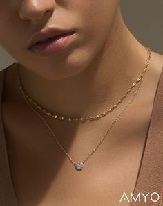 Stacking necklaces, gold layered necklace, everyday layering necklace boho, gold chain necklace, necklace ideas, chain choker Accessories Layering, Stacking Necklaces, Pear Shaped Diamond Necklace, Diamond Necklace Gift, Mrs Necklace, Multiple Necklaces, Girlfriend Necklace Gift, Layer Necklaces, Floating Diamond Necklace