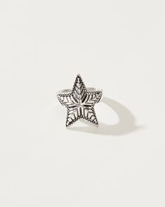 Materials: silver plated brass Measurements: adjustable Silver Star Shaped Metal Jewelry, Silver Star-shaped Metal Jewelry, Star Shaped Silver Metal Jewelry, Vintage Star-shaped Metal Jewelry, Nickel-free Silver Ring, Nickel Free Silver Ring, Nickel-free Silver Open Ring Jewelry, Vintage Adjustable Star Jewelry, Vintage Adjustable Star-shaped Jewelry