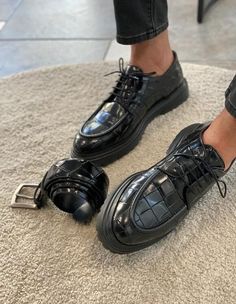 Trendy Shoes For Men, Gents Shoes, Ballet Socks, Crocodile Pattern, Loafer Sneakers, Black Leather Shoes, Eva Sole, Cadiz, Derby Shoes