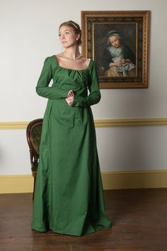 Emerald Green Long Sleeve | Regency Gown - Samson Historical 1810s Dress, Cottage Core Clothes, Class Dress, Regency Gown, Regency Era Fashion, Regency Dress, Regency Fashion, Green Gown, Regency Era