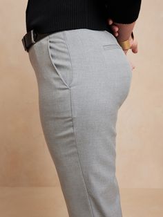 Curvy Ryan Straight Pant | Banana Republic Factory Elegant Tailored Bottoms With Hip Pockets, Fitted Straight Leg Gray Bottoms, Gray Fitted Straight Leg Bottoms, Fitted Gray Bottoms For Business Casual, Elegant Business Bottoms With Hip Pockets, Classic Fitted Bottoms With Hip Pockets, Classic Fitted Mid-rise Pants, Classic Fitted Dress Pants With Hip Pockets, Fitted Dress Pants With Hip Pockets For Business