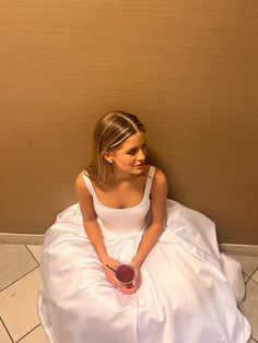 Debutant Ball Aesthetic, Debutante Dresses Aesthetic, Old Money Ball Gowns, Deb Ball Dresses White, Deb Ball Aesthetic, Debutante Dresses Australia, Debutante Photoshoot, Debutante Ball Dresses, Deb Ball Dresses